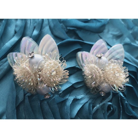 Vintage 1950's Pearlized White Celluloid Rhinestone Pin-Up Clip-On Earrings - Picture 2 of 4